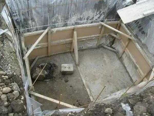 Cara membangun ruang bawah tanah pada plot