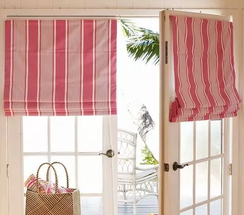 How to choose curtains in a private house on 2, 3 or 4 windows