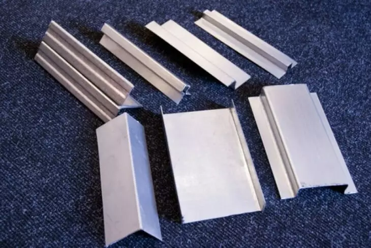 Types of aluminum profiles used in the construction and finishing of furniture