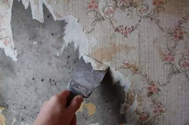 Najprostsze 5 sposobów to: jak szybko usunąć tapetę ze ścian