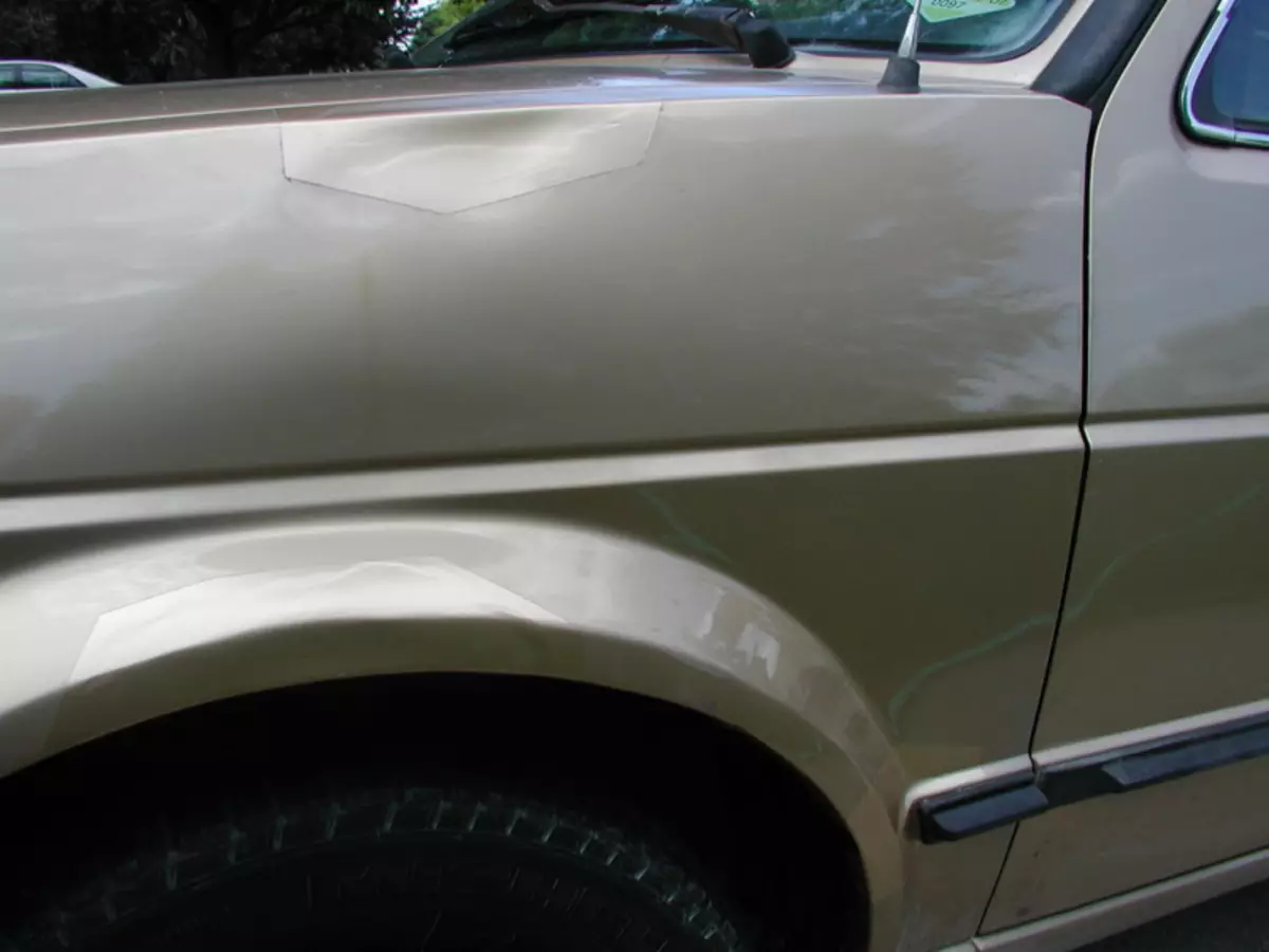 Hvordan bli kvitt rustne flekker på bilen din