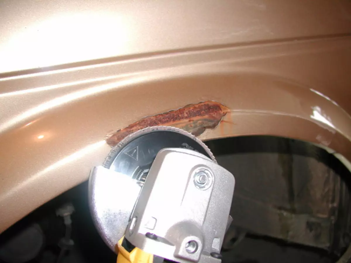 Cómo deshacerse de los lugares oxidados en su auto