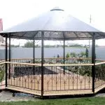 Ki sa ki yon Gazebo se pi bon: soti nan yon pye bwa oswa metal?