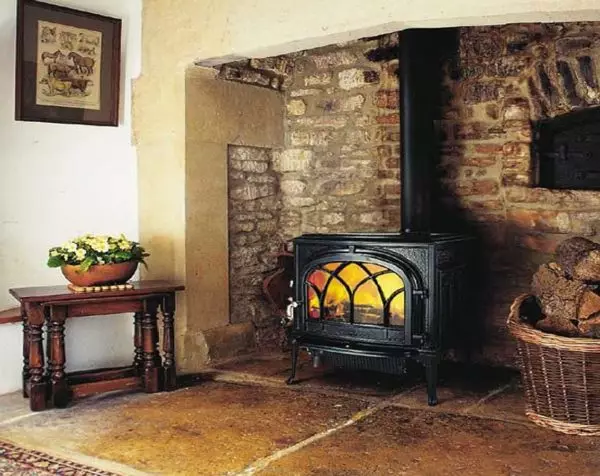 Stove-Fireplace গ্রীষ্মের cottages জন্য দীর্ঘ বার্ন - সঠিক পছন্দ করুন