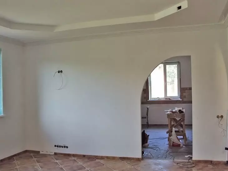Che sbuffare le pareti sul cottage all'interno a buon prezzo, salvare lo stile e pulire l'ambiente in casa