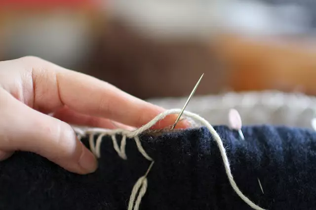 あなた自身の手で格子縞：ビデオとピットやセーターから柔らかいベッドを縫う方法