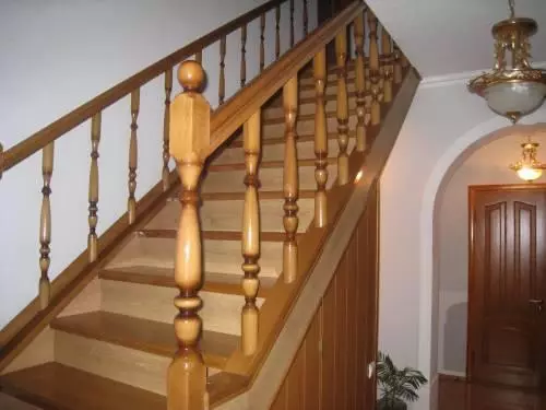 İkinci kattaki merdiven. Cihaz Merdivenlerinin Kuralları