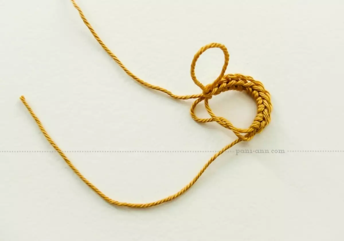 ಹೇಗೆ knit ರಿಂಗ್ ಅಮಿಗುರಮ್ ಗೆ: ಫೋಟೋ ಮತ್ತು ವೀಡಿಯೊ ಜೊತೆ Crochet ಮೂಲಕ ಮಾಸ್ಟರ್ ವರ್ಗ