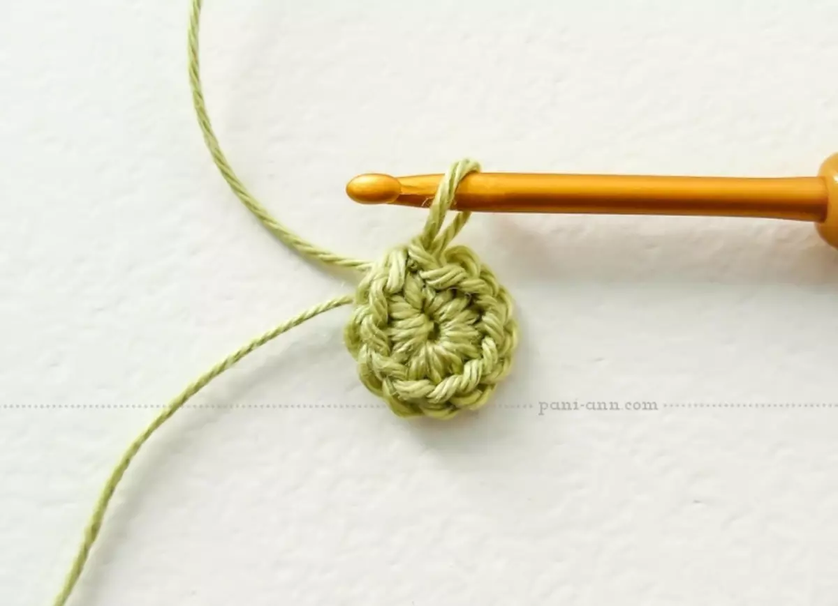 Ungayifaka kanjani i-Ring Amigurum: I-Master Class nge-crochet enesithombe nevidiyo