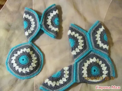Boti za Knitted za Crochet: Jinsi ya kuunganisha buti kwa nyumba na mikono yako mwenyewe na picha na video