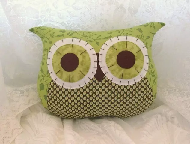 owl ຫມອນທີ່ມີມືຂອງຕົນເອງ (2 ຫ້ອງຮຽນຕົ້ນສະບັບ)