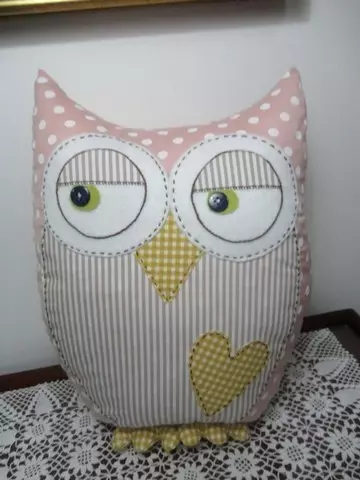 owl ຫມອນທີ່ມີມືຂອງຕົນເອງ (2 ຫ້ອງຮຽນຕົ້ນສະບັບ)