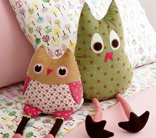 Pillow Owl með eigin höndum (2 Master Class)