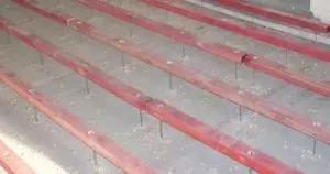 Turnarea șapei de podea pe balcon și loggia