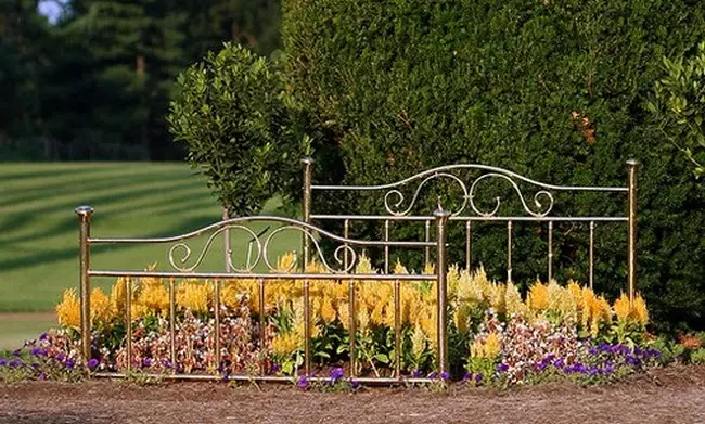 Blomster i gamle ting: Usædvanlige ideer til blomsterbed (40 billeder)