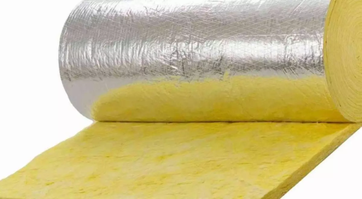 Which side lay the insulation with foil on the floor