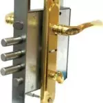 Kunci untuk pintu logam masuk: aturan seleksi