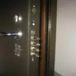 Slēdzenes ieplūdes metāla durvīm: atlases noteikumi