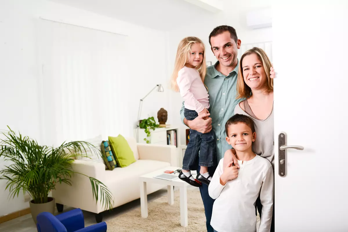 Nu îndepliniți îndeaproape! Sfaturi pentru crearea unui apartament de interior pentru două familii