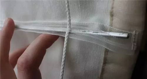 로마 커튼 용 끈을 바느질하는 방법 : 마스터 권장 사항 (2500)