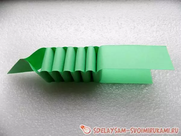 Artesanía de crocodilo de papel: esquema de origami para nenos
