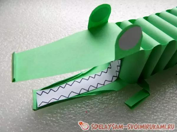 Handverk af Crocodile pappír: Origami Scheme fyrir börn