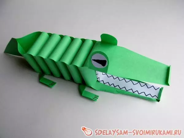 Занаети на Крокодил на хартија: Оригами шема за деца