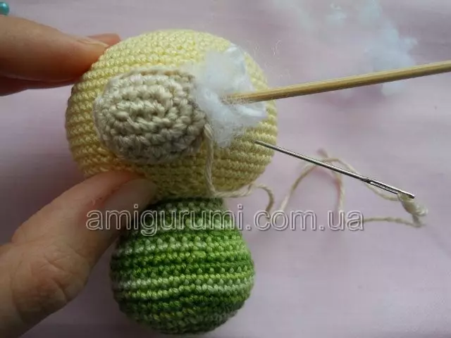 Knitted jwèt fè li tèt ou: Kwochè ak trikote modèl ak videyo