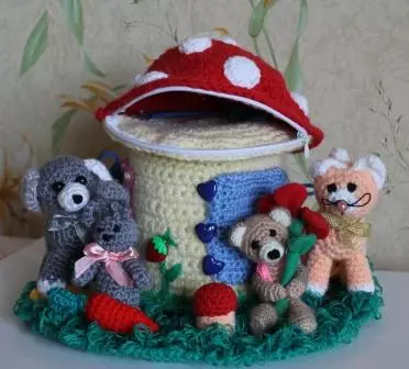 Knitted jwèt fè li tèt ou: Kwochè ak trikote modèl ak videyo