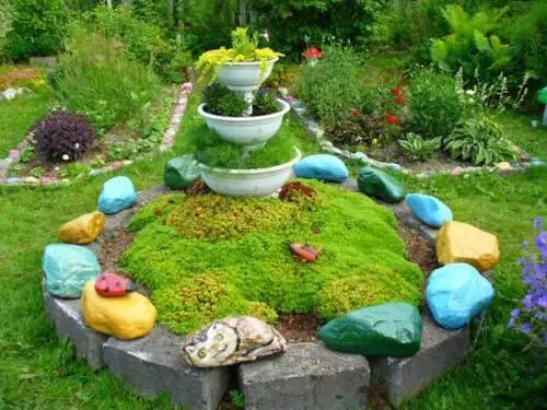 Flower beds. Decoration of flower beds. Photo