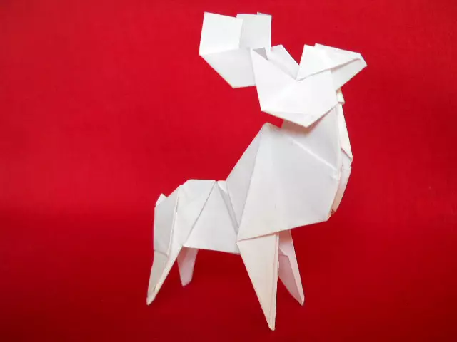 သူမ၏ကိုယ်ပိုင်လက်ဖြင့်စက္ကူသမင် - origami ထုတ်ကုန်များ