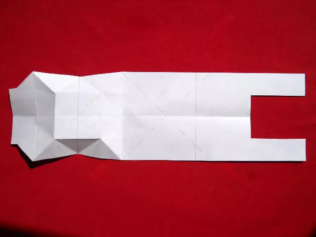 Dreri i letrës me duart e saj: Produkte origami