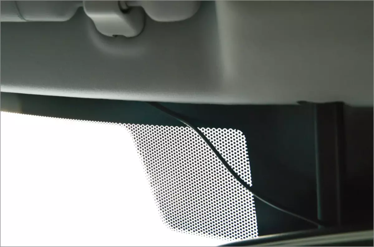 Honda Civric-те DVR жегені үшін жасырын сымдар