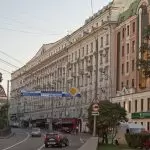 Kung diin nagpuyo ang Alsu: Review sa interior sa apartment sa Moscow ug sa balay sa Crimea