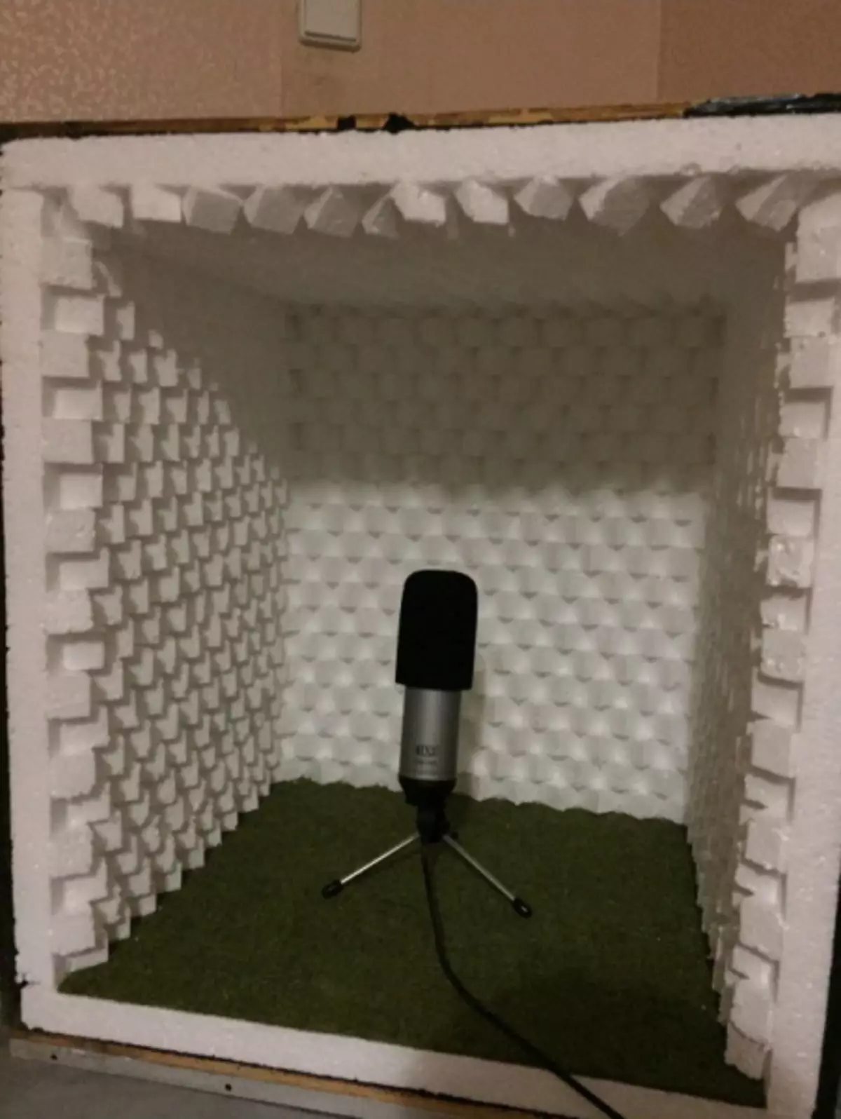 Ua lub acoustic screen rau microphone