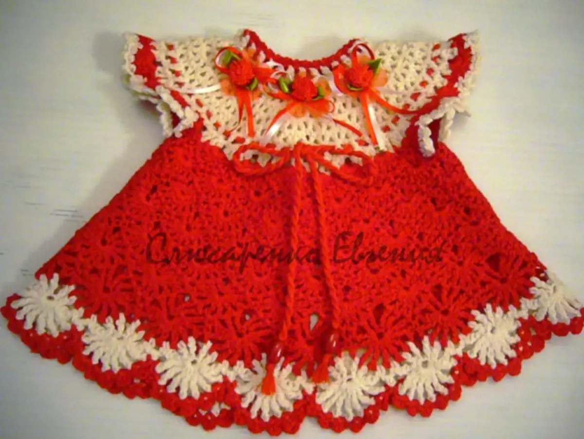 Openwork Crochet Dress alang sa usa ka batang babaye: Mga laraw ug mga paghulagway sa mga litrato ug video