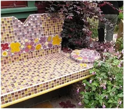 Bench în grădină la cabana: idei de design (30 de fotografii)