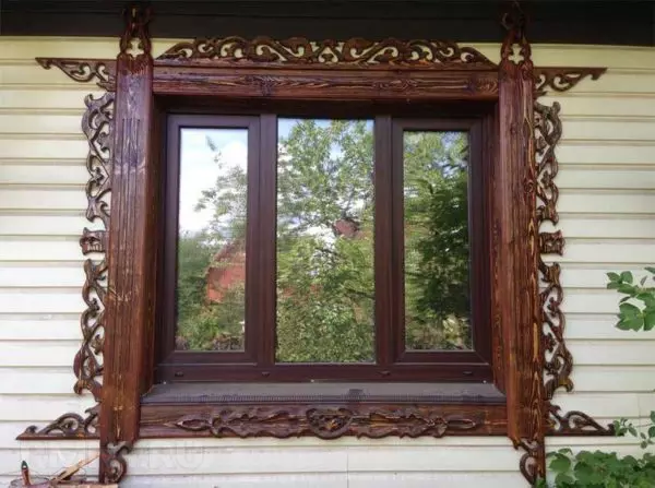 Plateaux de fenêtre pour une maison en bois (et non seulement)
