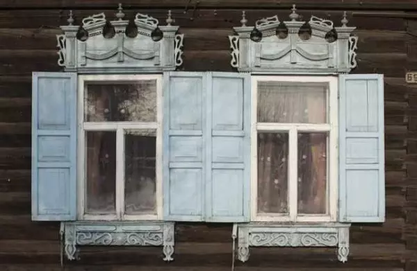 Prozor platbands za drvenu kuću (i ne samo)