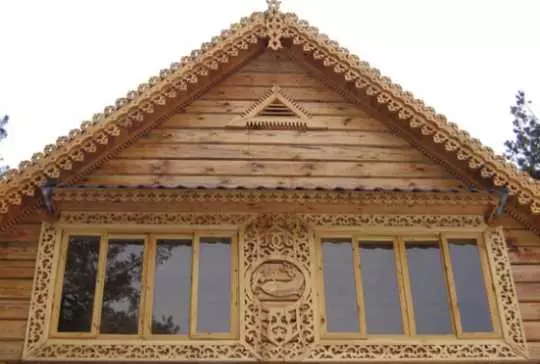 Bandas de plataformas para unha casa de madeira (e non só)
