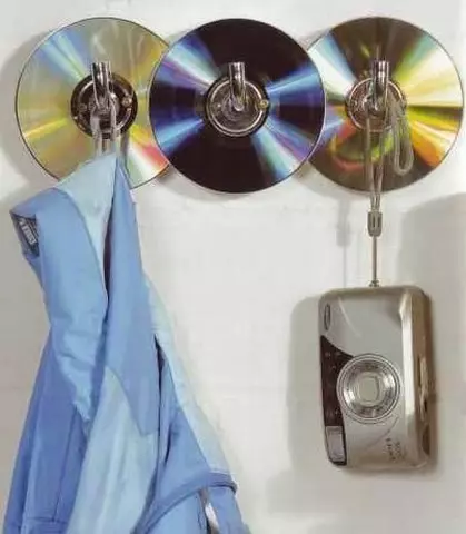 Për të dashuruar muzikor: Mjeshtëri nga disqet CD për shtëpi dhe për të dhënë me duart tuaja (65 foto)