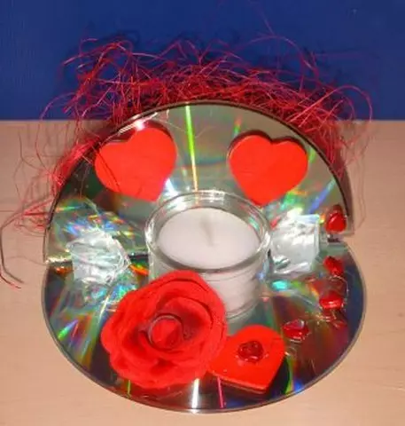 တေးဂီတချစ်သူများအတွက် - CD discs များမှအိမ်သို့လက်မှုပညာနှင့်ကိုယ်ပိုင်လက်ဖြင့်ပြုလုပ်ရန်လက်မှုပညာ (65 ခု)