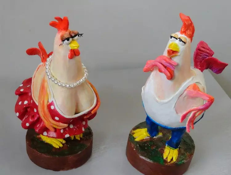 CALP ROOSTER PARA SA BAGONG YEAR: 10 mga paraan upang gumawa ng rooting gamit ang iyong sariling mga kamay + larawan