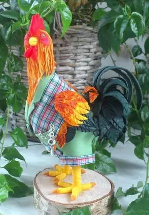 Calp Rooster kanggo Taun Anyar: 10 cara kanggo nggawe rooting nganggo tangan + foto sampeyan dhewe