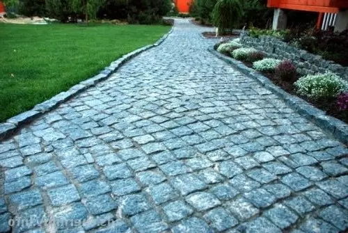 Stone Garden Tracks: Fan beton, bakstien, kiezels, grind, grint, tegels en net allinich (40 foto's)