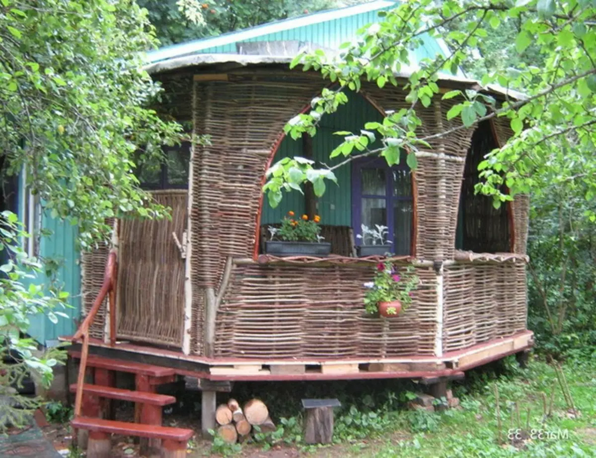 Gazoni u bašti Dizajn: mala kuća za rekreaciju u vikendici (35 fotografija)