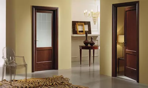 Decorazione della vecchia porta fai da te: vetro colorato, decoupage, cracker (foto e video)