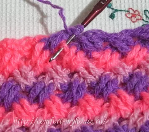Cột móc crochet trong các mẫu cho kẻ sọc và những thứ khác