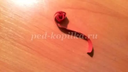 Postal o 9 de maio coas súas propias mans nunha técnica de quilling con fotos e video