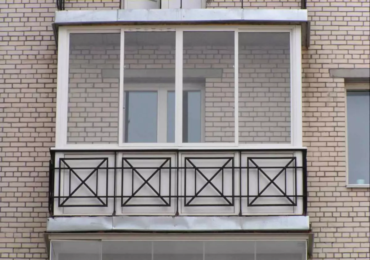Urang ngatur rumah kaca pikeun balkon: rumah kaca tanpa tinggalkeun bumi